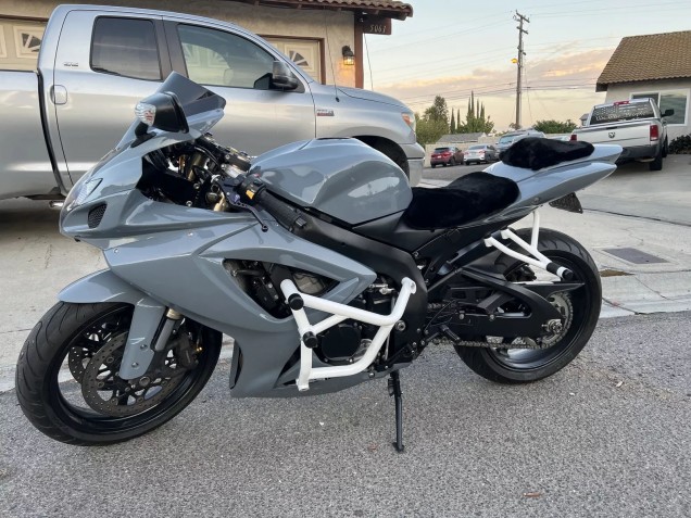 2006-2007 Nardo Grey Suzuki GSXR 600 / GSXR 750 Motorcycle Fairing Kits
