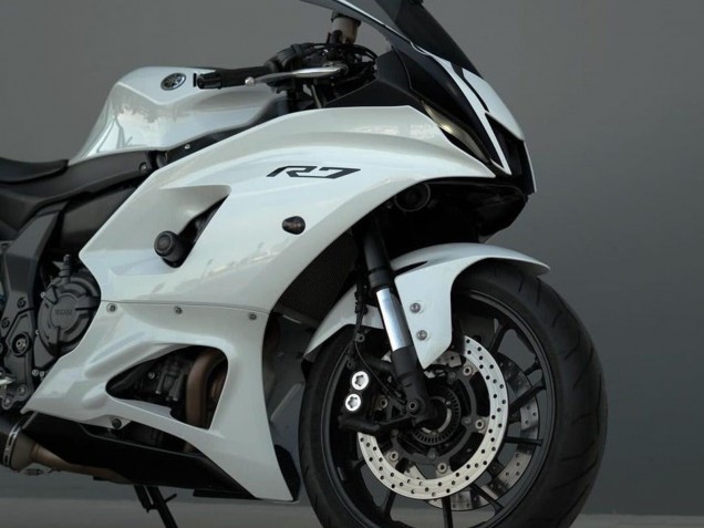 2021-2024 Glossy White Yamaha YZF R7 Motorcycle Fairings