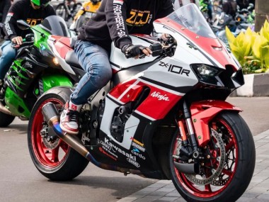 2021-2025 White Red Black Kawasaki ZX10R Motorcycle Fairings