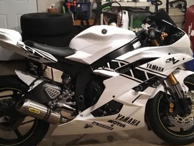 2006-2007 White Glossy Black Motul Michelin Yamaha YZF 600 R6 Motorcycle Fairings